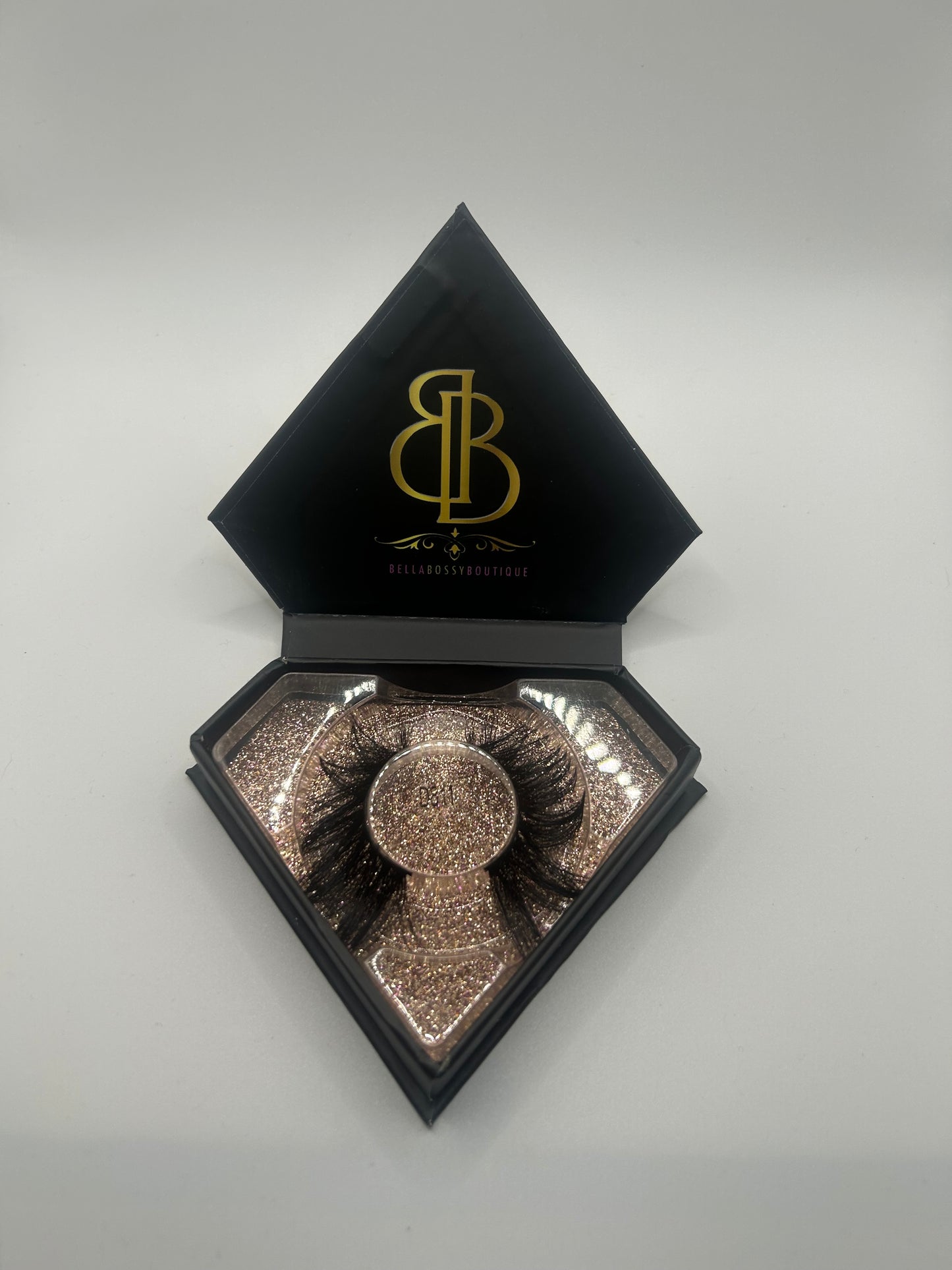 Bella Bossy luxury Mink Lashes D811
